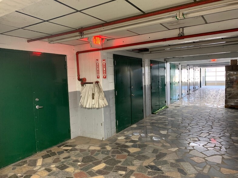 More Photos Of 3199 Albany Post Rd, Buchanan Warehouse For Lease