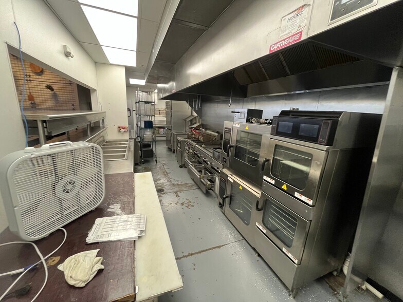 More Photos Of 210 Ed Schmidt Blvd, Hutto Storefront For Lease