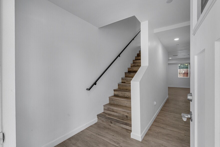 More Photos Of 2042 E El Segundo Blvd, Compton Apartments For Sale