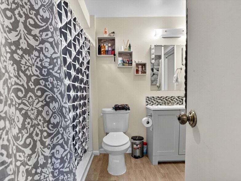 More Photos Of 219 Magnolia Ave, Daytona Beach Storefront Retail Residential For Sale