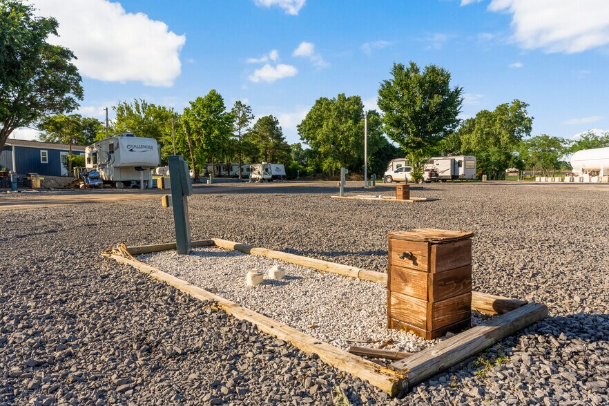 More Photos Of 6476 N 35th St W, Porter Trailer Camper Park For Sale