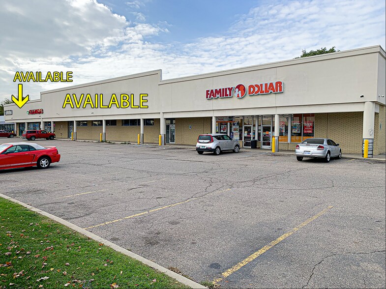 Primary Photo Of 148-206 S Wayne Rd, Westland Storefront For Lease