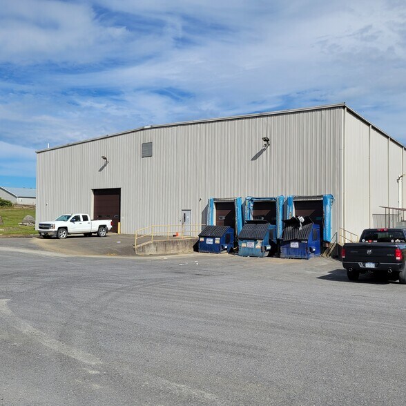 More Photos Of 47 Steves Ln, Gardiner Refrigeration Cold Storage For Sale