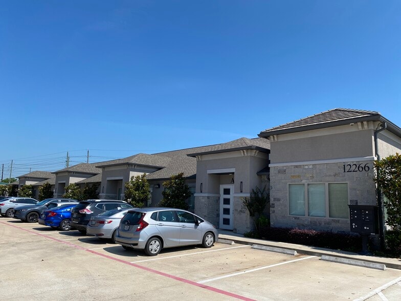 More Photos Of 12250 Queenston Blvd, Houston Office For Lease
