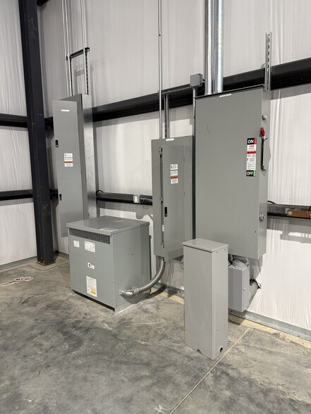 More Photos Of 56 Cooperative Way, Wright City Warehouse For Lease