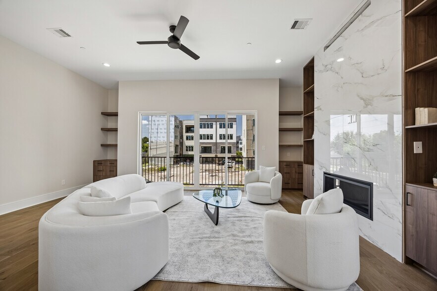 More Photos Of 5821 Winsome Ln, Houston Apartments For Sale