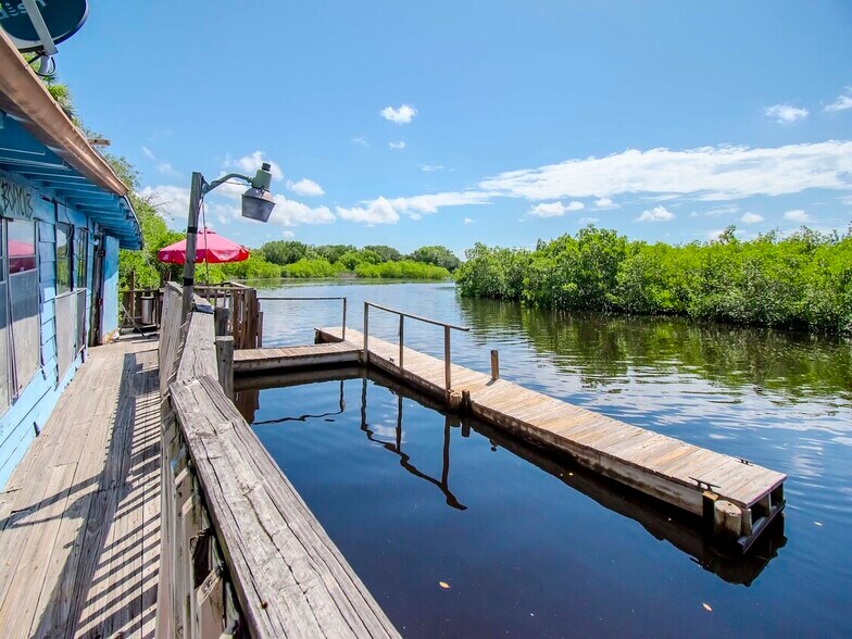 More Photos Of 1761 Beckett Way & US Highway 19, Tarpon Springs Bar For Sale