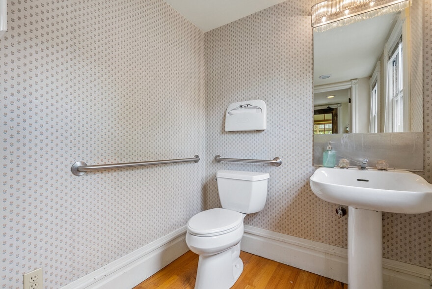 More Photos Of 603 Mission St, Santa Cruz Office For Sale