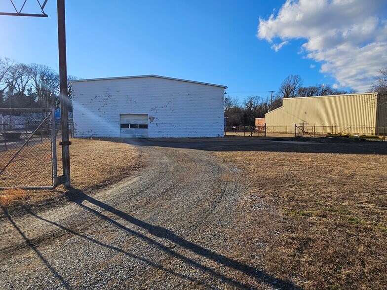 More Photos Of 173 Water St, Bridgeton Warehouse For Sale