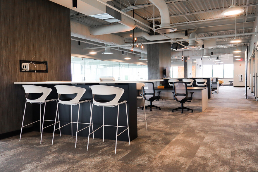 More Photos Of 100 Franklin Sq Dr, Somerset Office For Lease