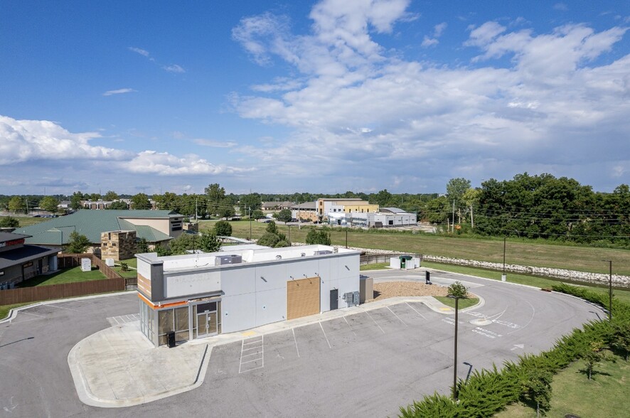 More Photos Of 10249 E 41st St, Tulsa Fast Food For Lease