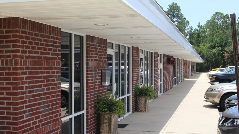 More Photos Of 12385 Sorrento Rd, Pensacola Coworking Space