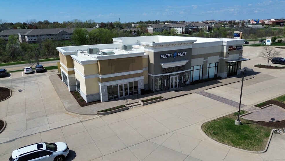More Photos Of 4201 Elmore Ave, Davenport Unknown For Lease