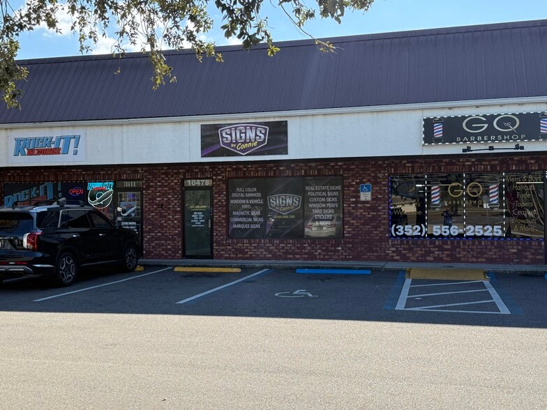 Primary Photo Of 10478 Northcliffe Blvd, Spring Hill General Retail For Lease