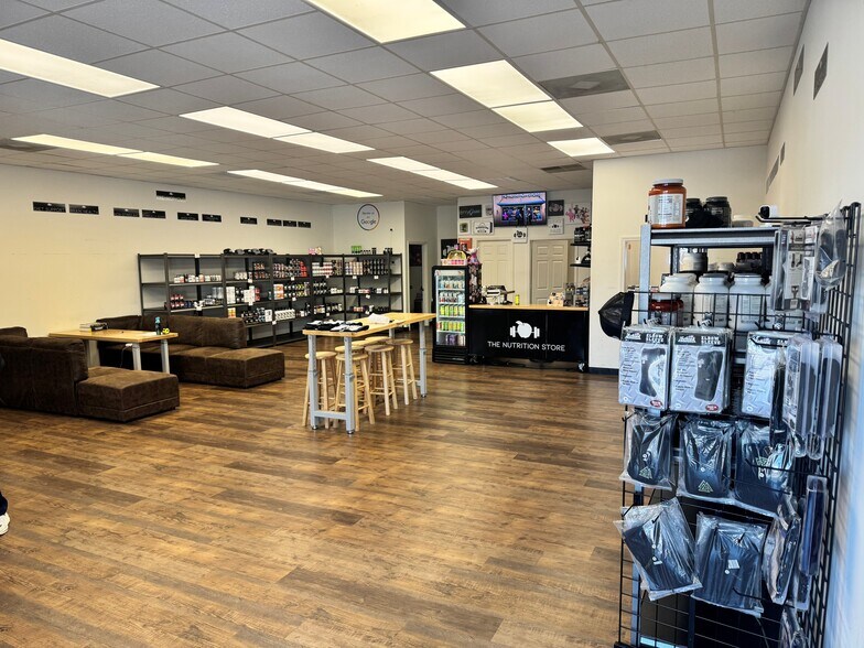 More Photos Of 475-477 Haywood Rd, Greenville Unknown For Lease