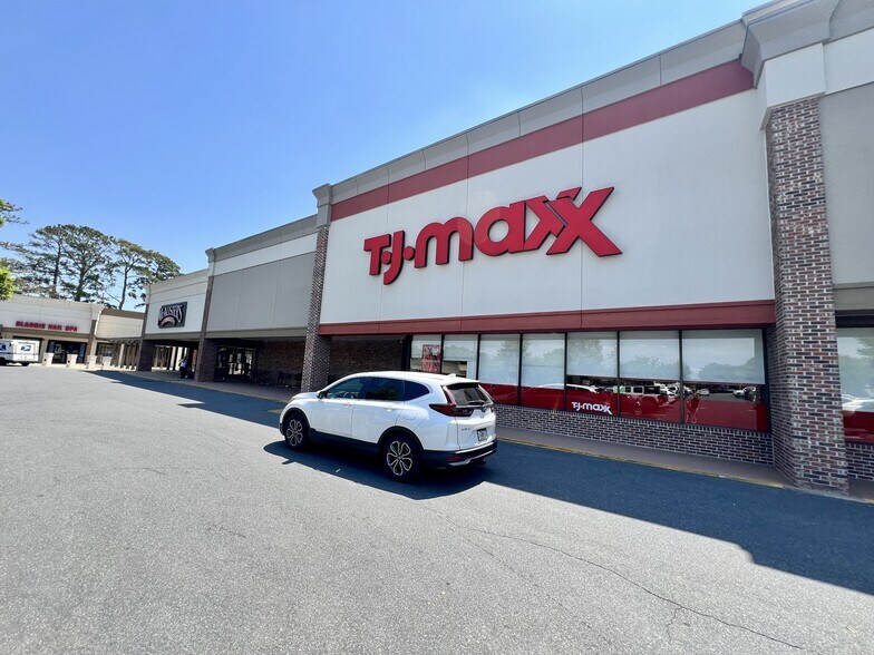 More Photos Of 3425 Thomasville Rd, Tallahassee General Retail For Lease