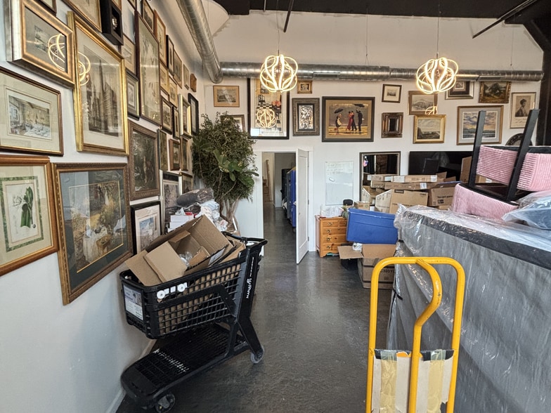 More Photos Of 2014-2036 S Michigan Ave, Chicago Office Residential For Lease