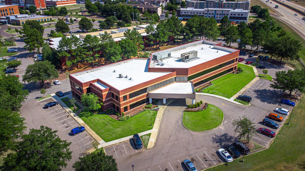 More Photos Of 401 Southcrest Cir, Southaven Medical For Lease