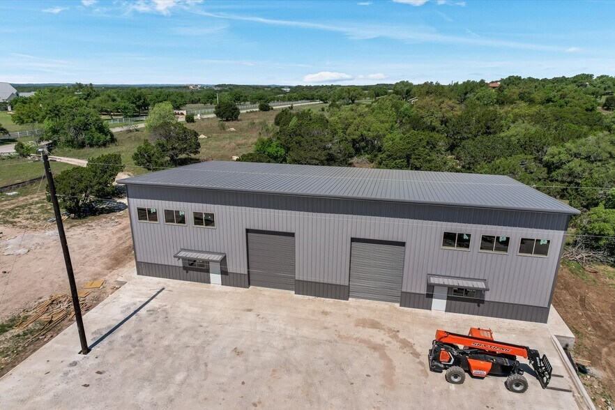 More Photos Of 10020 Darden Hill Rd, Austin Light Distribution For Lease