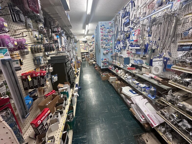 More Photos Of 8925 S Kasson St, Cedar General Retail For Sale