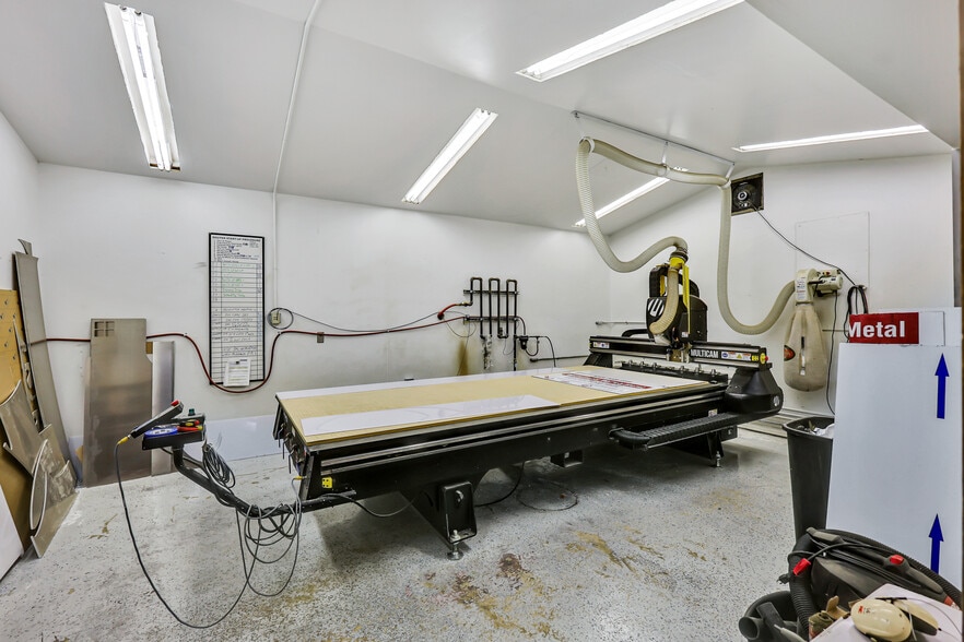 More Photos Of 6405 Pittsburg St, Spokane Warehouse For Lease