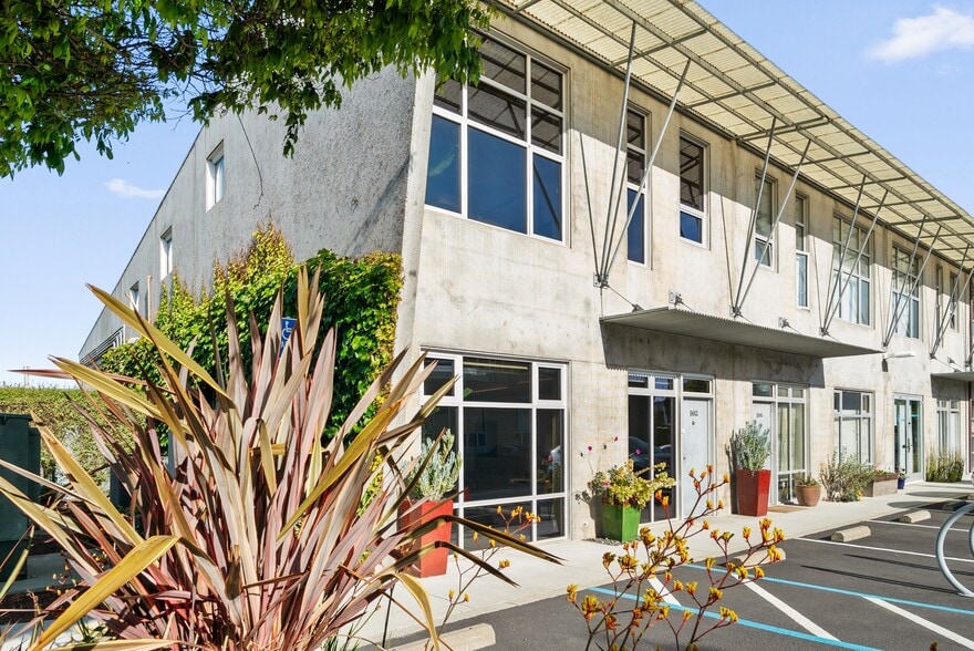 More Photos Of 108 High Rd, Santa Cruz Flex For Sale
