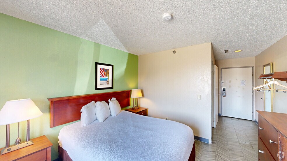 More Photos Of 2224 NE Evangeline Trwy, Lafayette Hotel For Sale