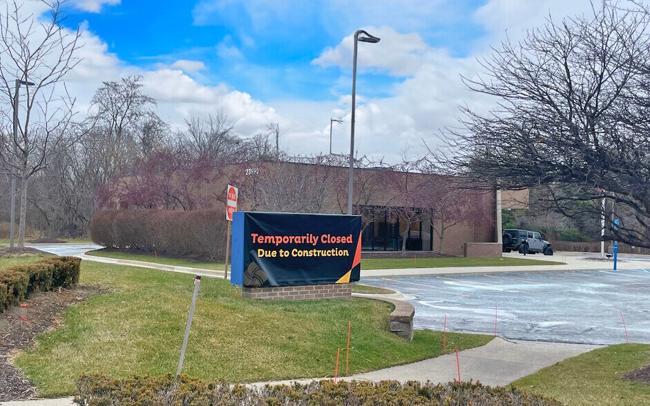 More Photos Of 23890 Novi Rd, Novi Bank For Sale