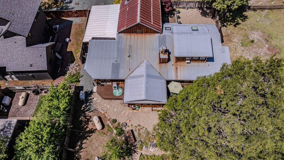 More Photos Of 21376 Consolation St, Volcano Specialty For Sale