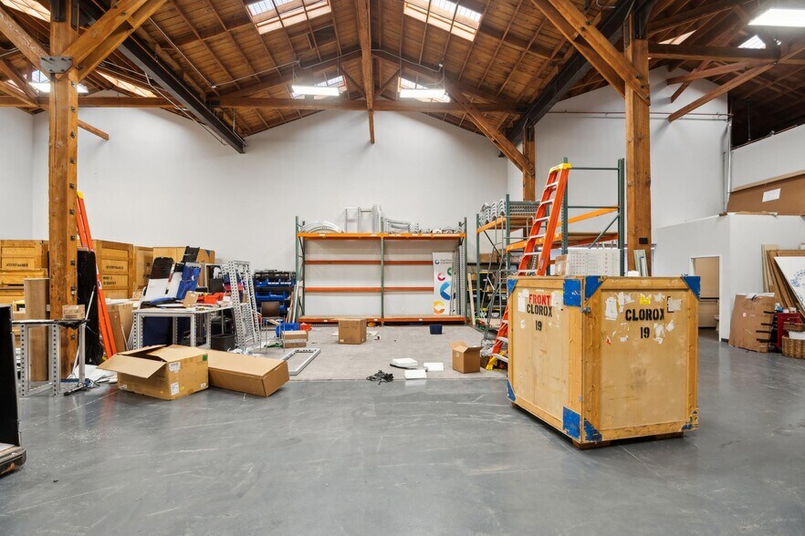 More Photos Of 1000 Calcot Pl, Oakland Warehouse For Lease