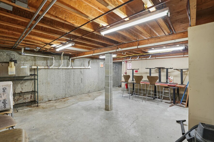 More Photos Of 332 Farnum Pike, Smithfield Restaurant For Sale