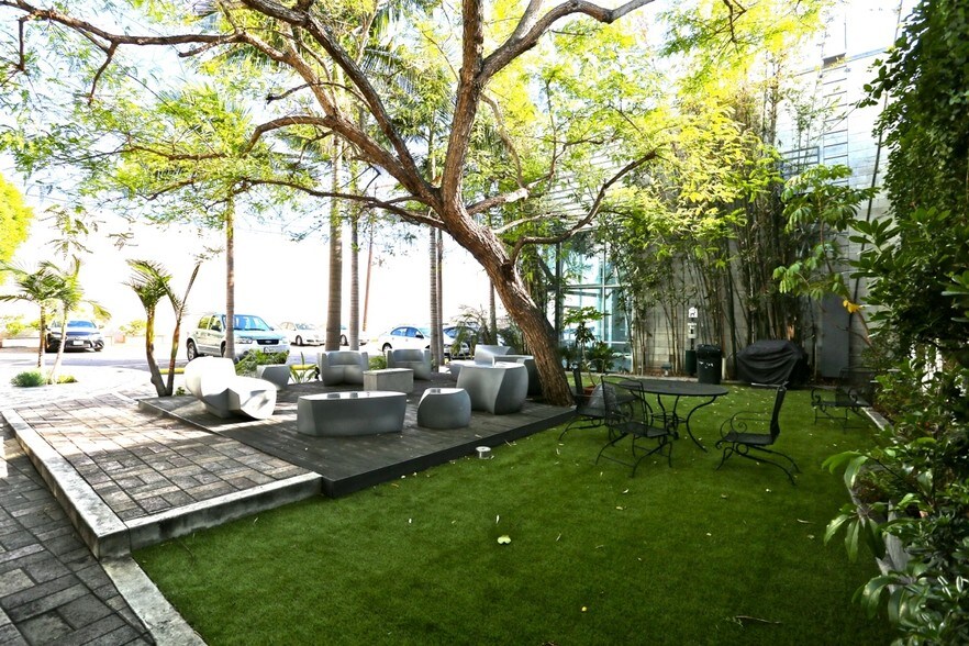 More Photos Of 4052-4058 Del Rey Ave, Marina Del Rey Loft Creative Space For Lease