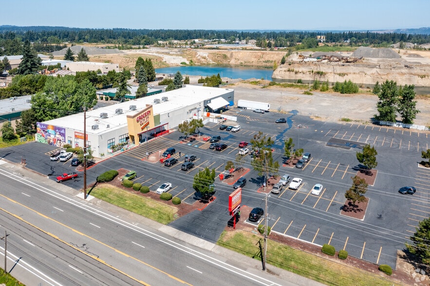 More Photos Of 2919-2925 NW Division St, Gresham General Retail For Lease