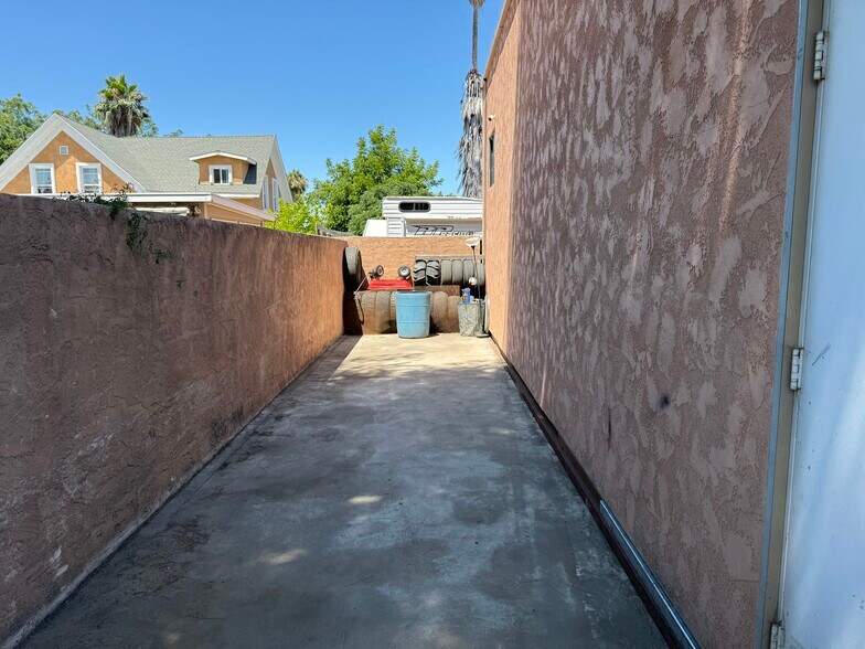 More Photos Of 1259-1265 Broadway, El Cajon Auto Repair For Lease