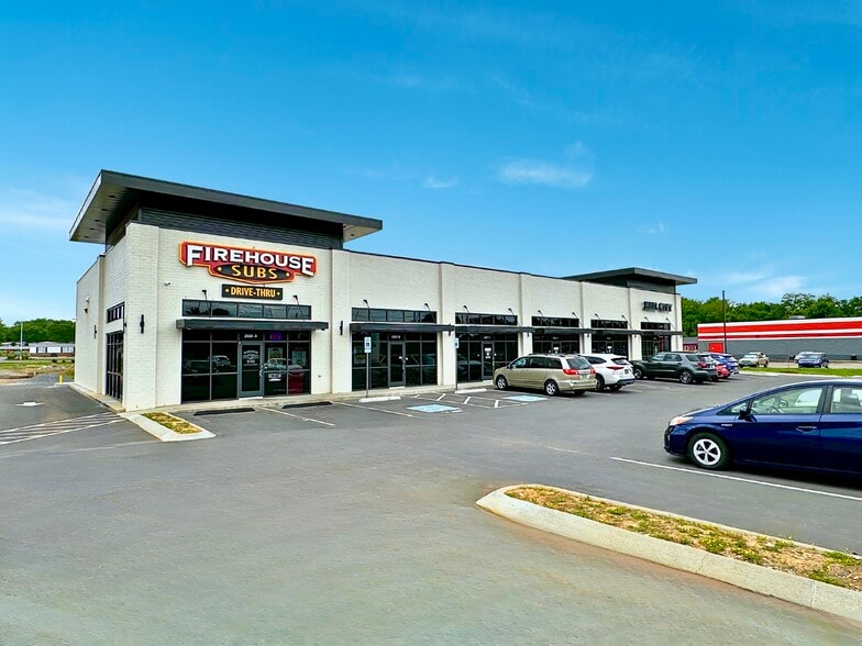More Photos Of 106 Collier Rd, Clarksville Storefront Retail Office For Lease