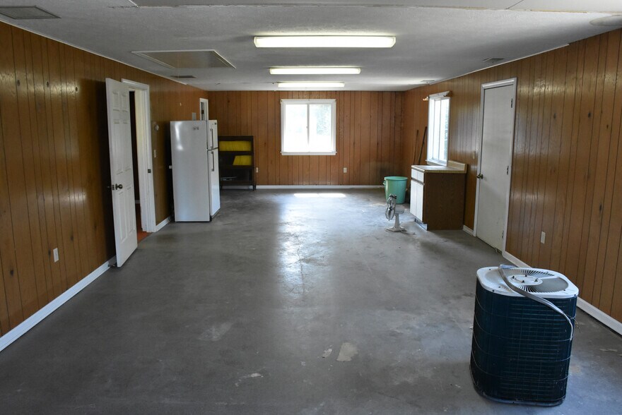 More Photos Of 136 Smith st, Cochranton Industrial For Sale