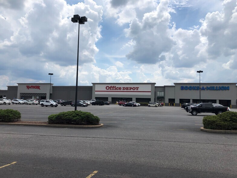 More Photos Of 2929 James Sander Blvd, Paducah Unknown For Lease