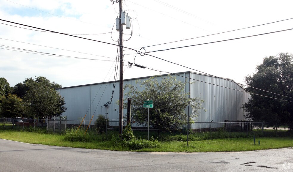 More Photos Of 2400 W Herman St, Pensacola Warehouse For Sale