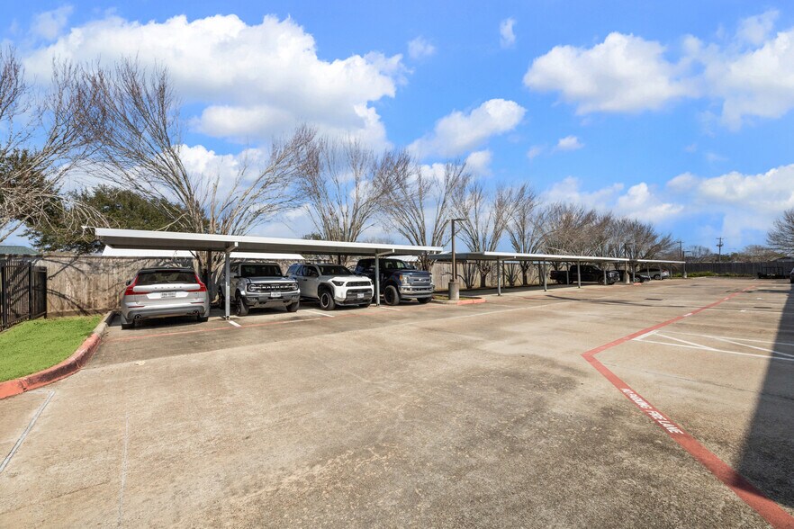 More Photos Of 2000 W Parkwood Ave, Friendswood Office Residential For Sale