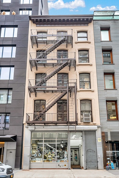 Primary Photo Of 28 Warren St, New York Loft Creative Space For Lease
