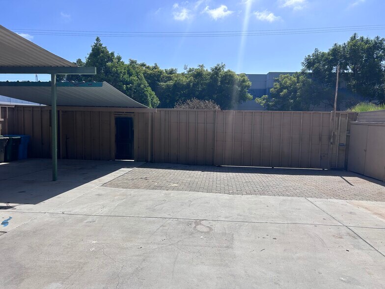 More Photos Of 2328 Newton Ave, San Diego Flex For Lease