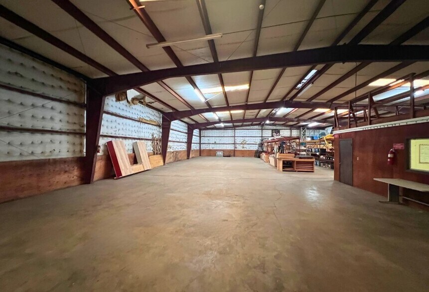 More Photos Of 137 Calvin Dr, Columbia Warehouse For Lease