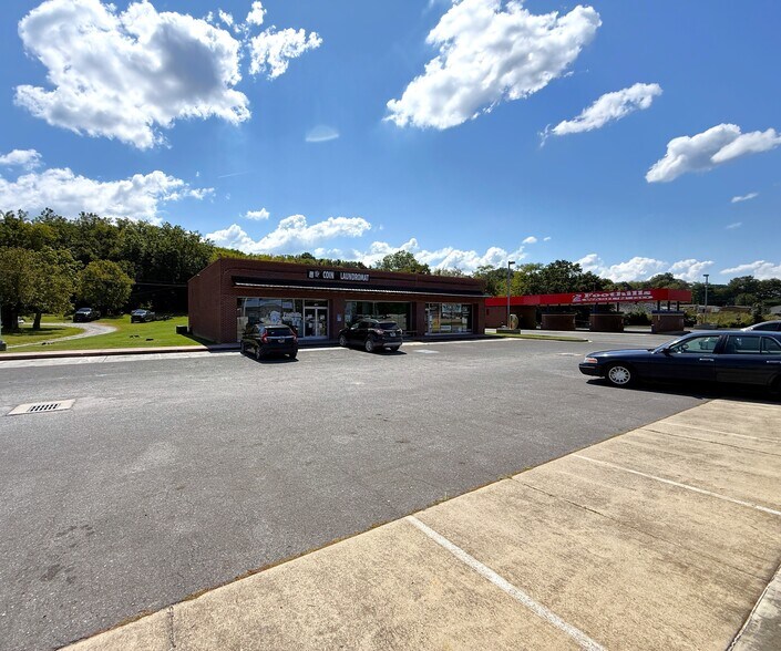 More Photos Of 861 25 70 Hwy, Newport Specialty For Sale