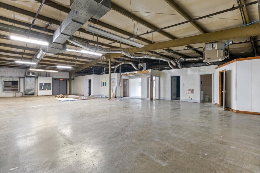 More Photos Of 1811-1813 Old Estill Springs Rd, Tullahoma Warehouse For Sale