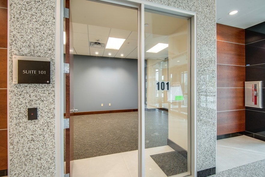 More Photos Of 1225 S Main St, Grapevine Loft Creative Space For Lease