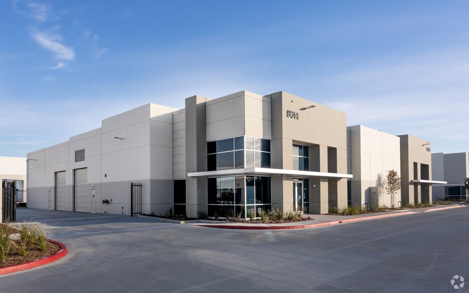 More Photos Of 8614 Kimball Ave, Chino Warehouse For Lease