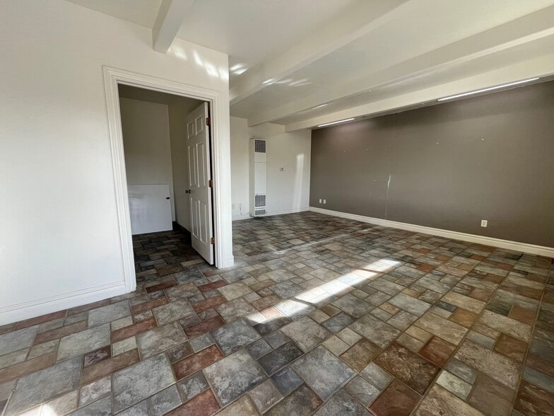 More Photos Of 1190 N Main St, Springville Unknown For Lease