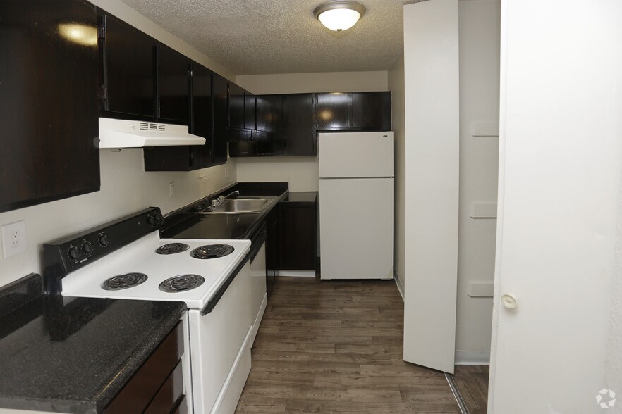 More Photos Of 2025 Jerry Murphy Rd, Pueblo Apartments For Sale