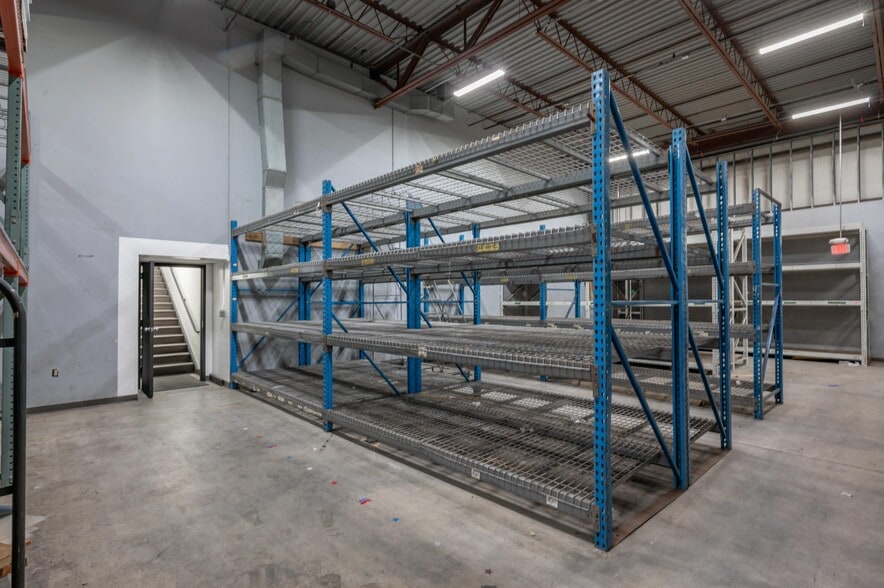 More Photos Of 35 Pine St, Manchester Manufacturing For Lease