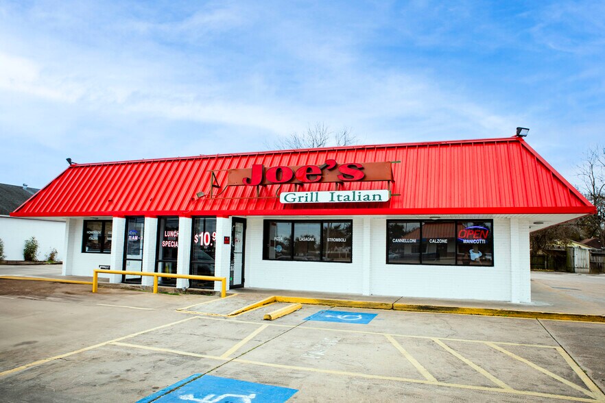 More Photos Of 6926 Spencer Hwy, Pasadena Restaurant For Sale